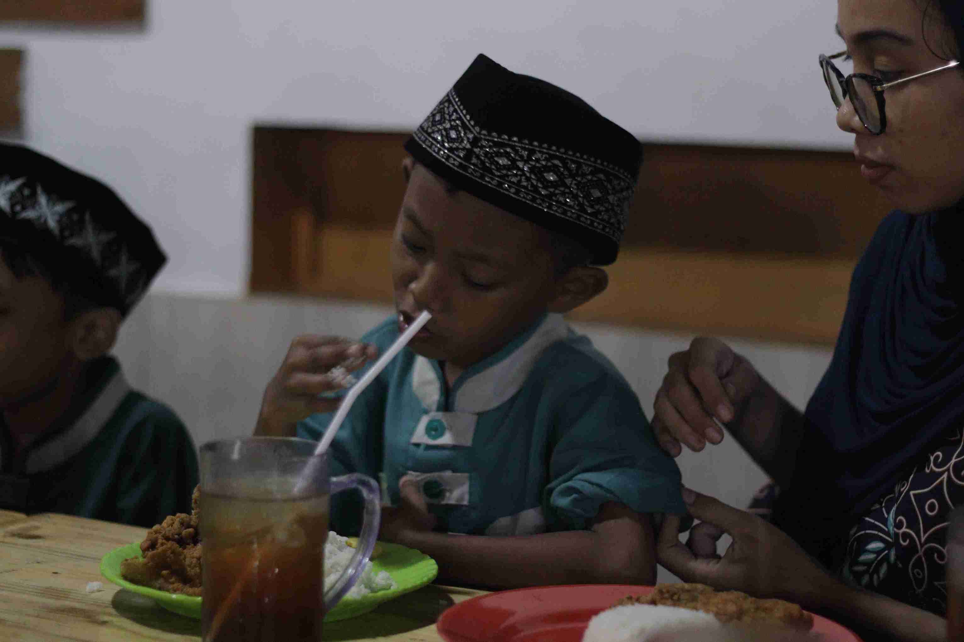 Foto Dokumentasi Anak Yatim