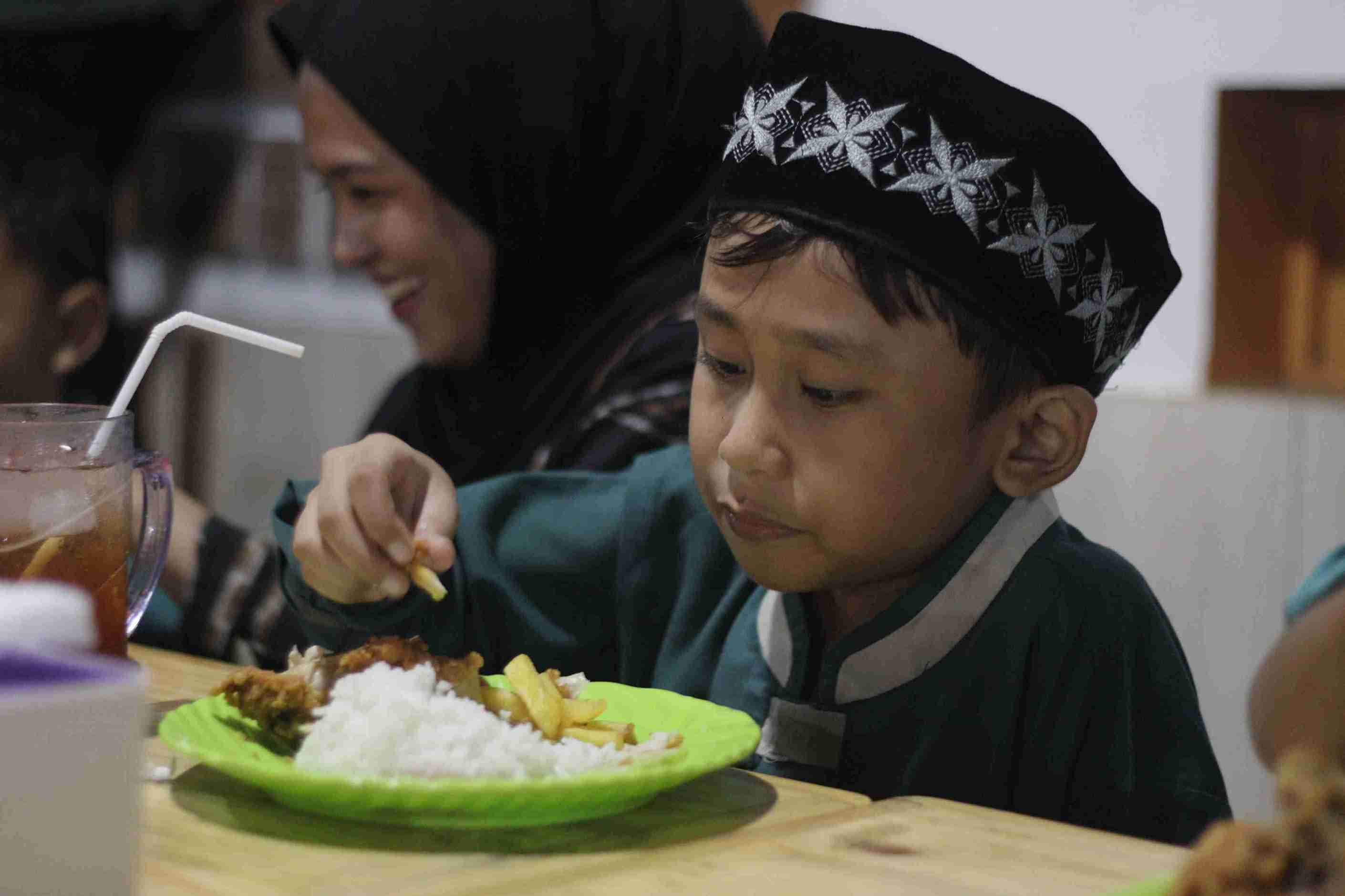 Foto Dokumentasi Anak Yatim
