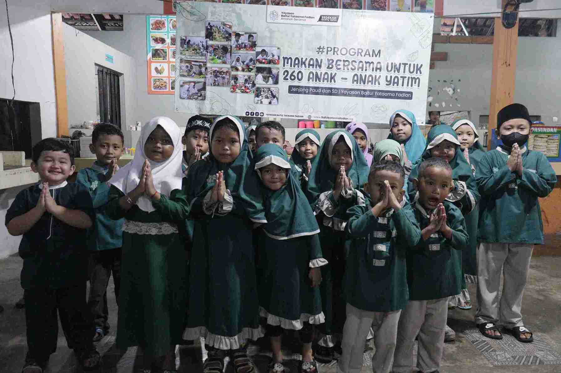Foto Dokumentasi Anak Yatim