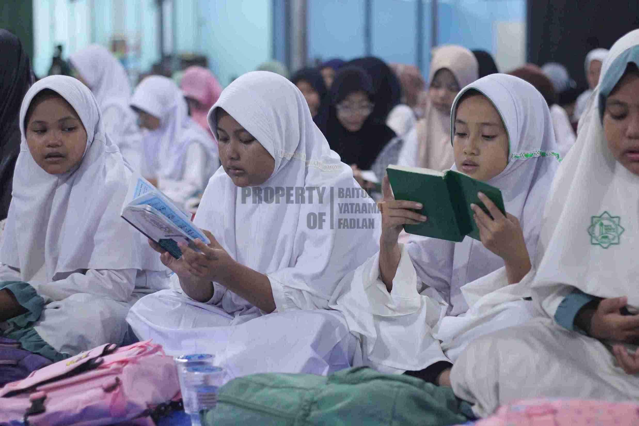 Foto Dokumentasi Anak Yatim