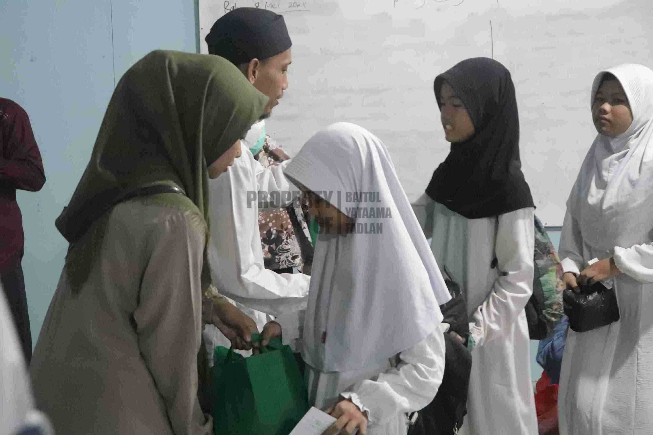 Foto Dokumentasi Anak Yatim
