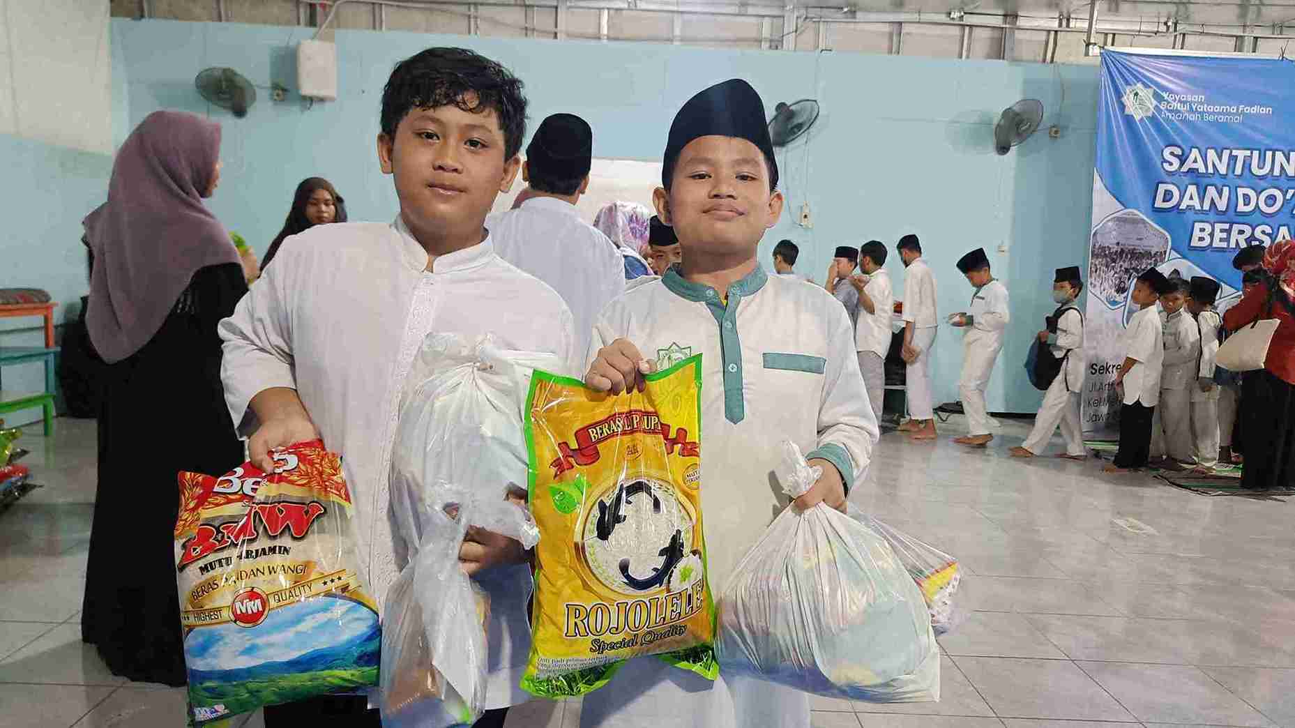 Foto Dokumentasi Anak Yatim