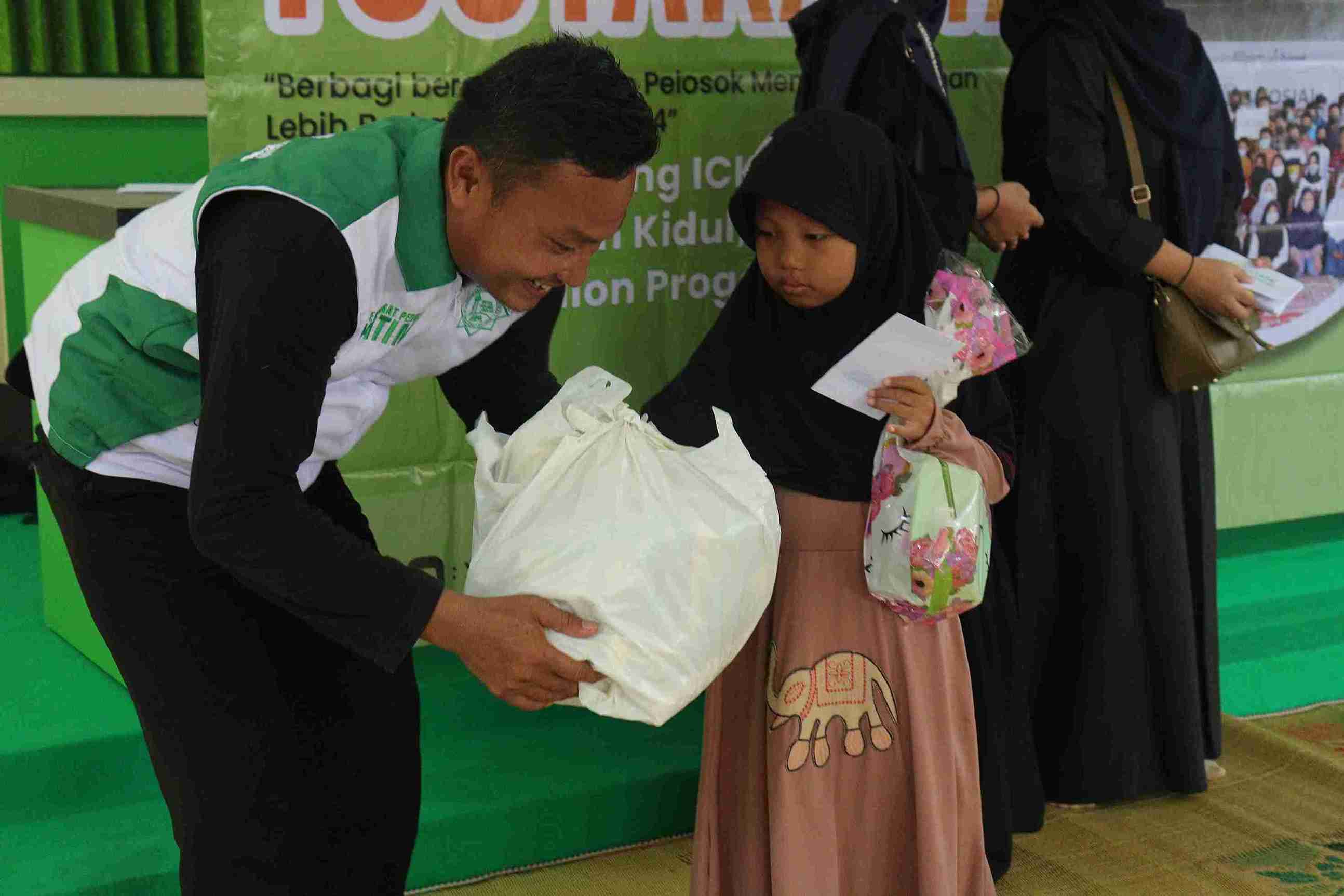 Foto Dokumentasi Anak Yatim