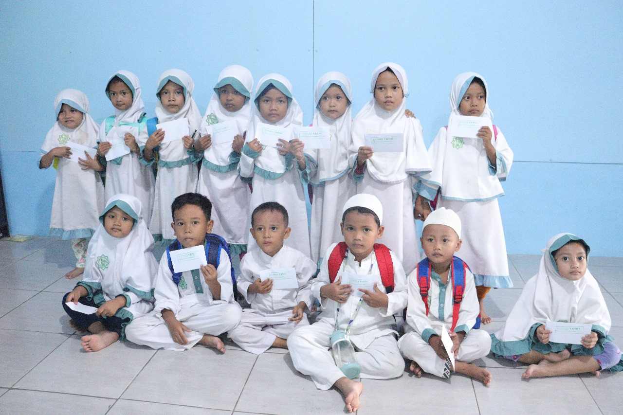 Foto Dokumentasi Anak Yatim