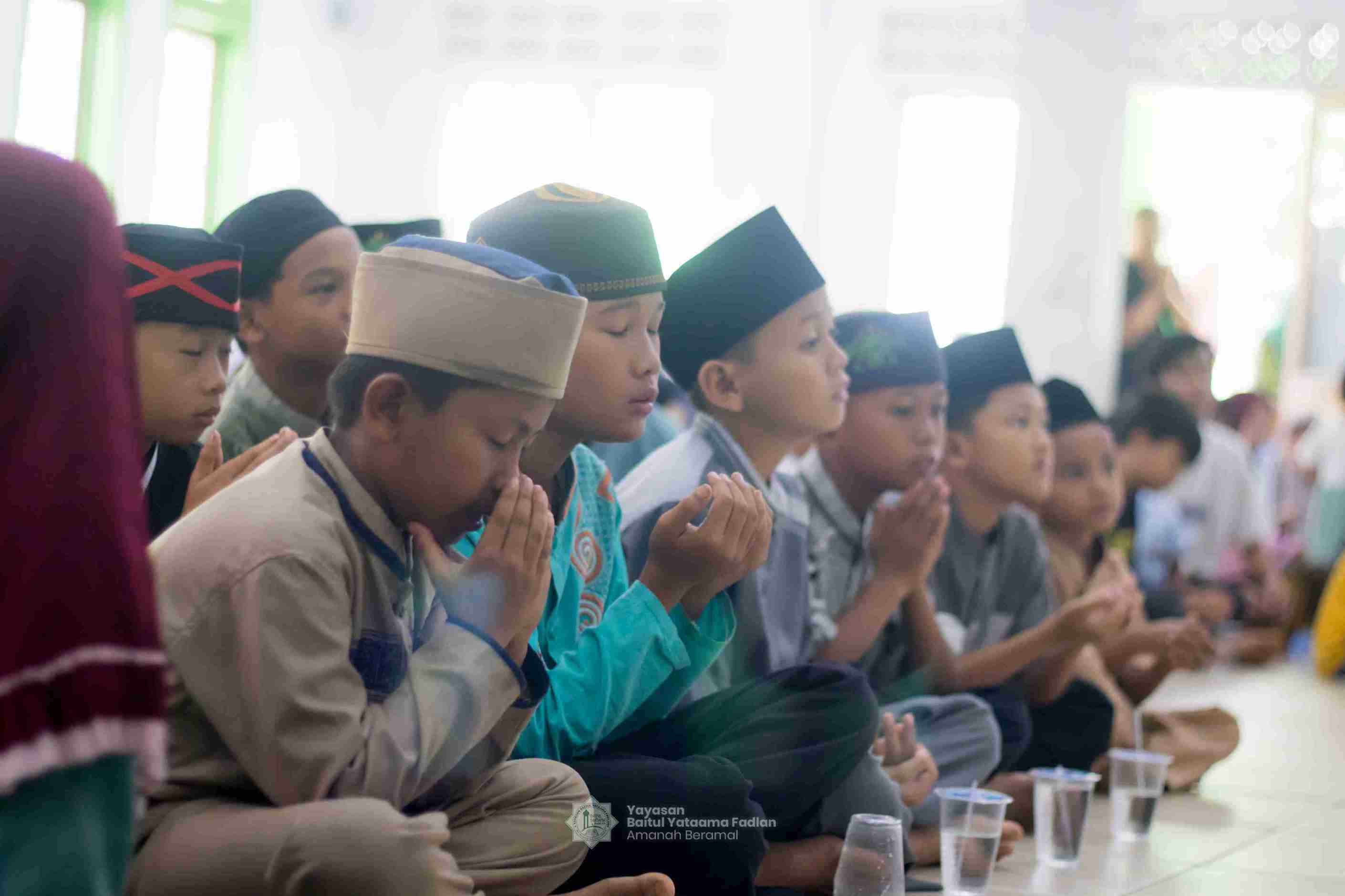 Foto Dokumentasi Anak Yatim
